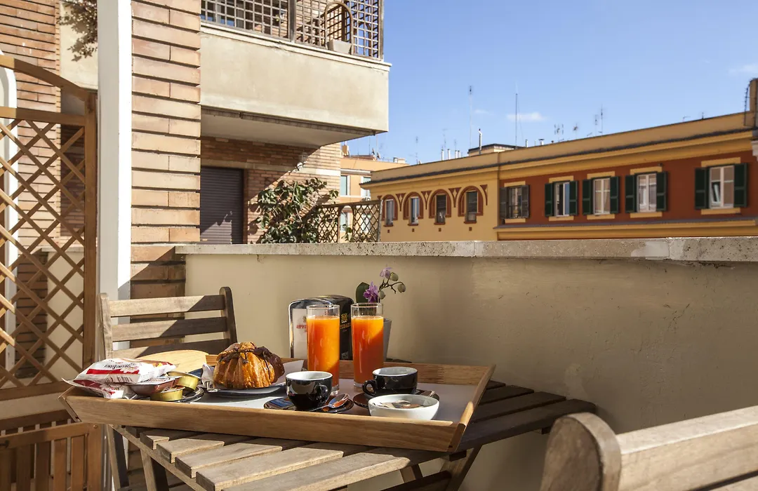 Un Attimo A Roma B&B-1