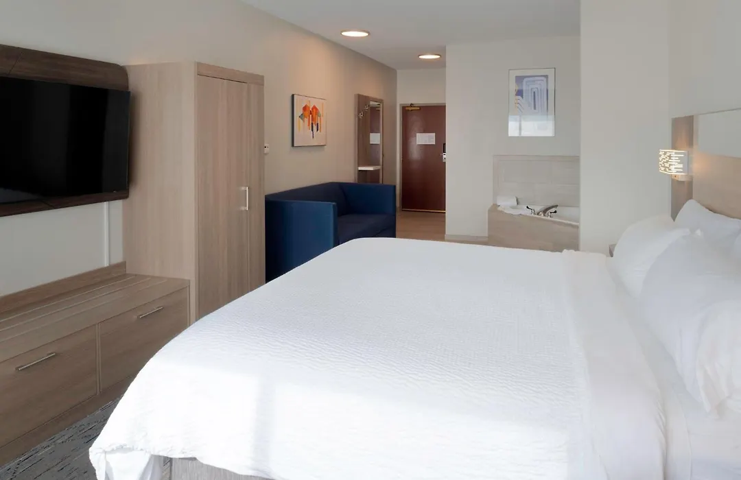 Holiday Inn Express Hotel & Suites Fort Atkinson By Ihg-1