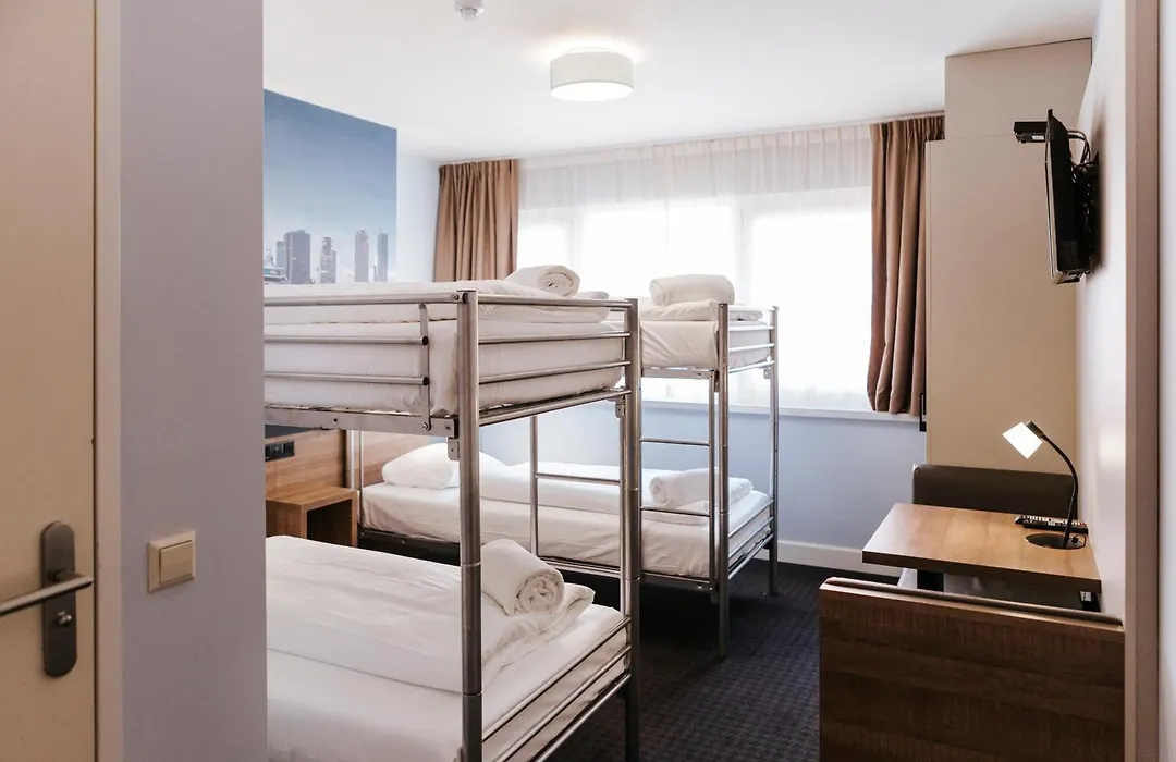 Rotterdam Teleport Hotel-1