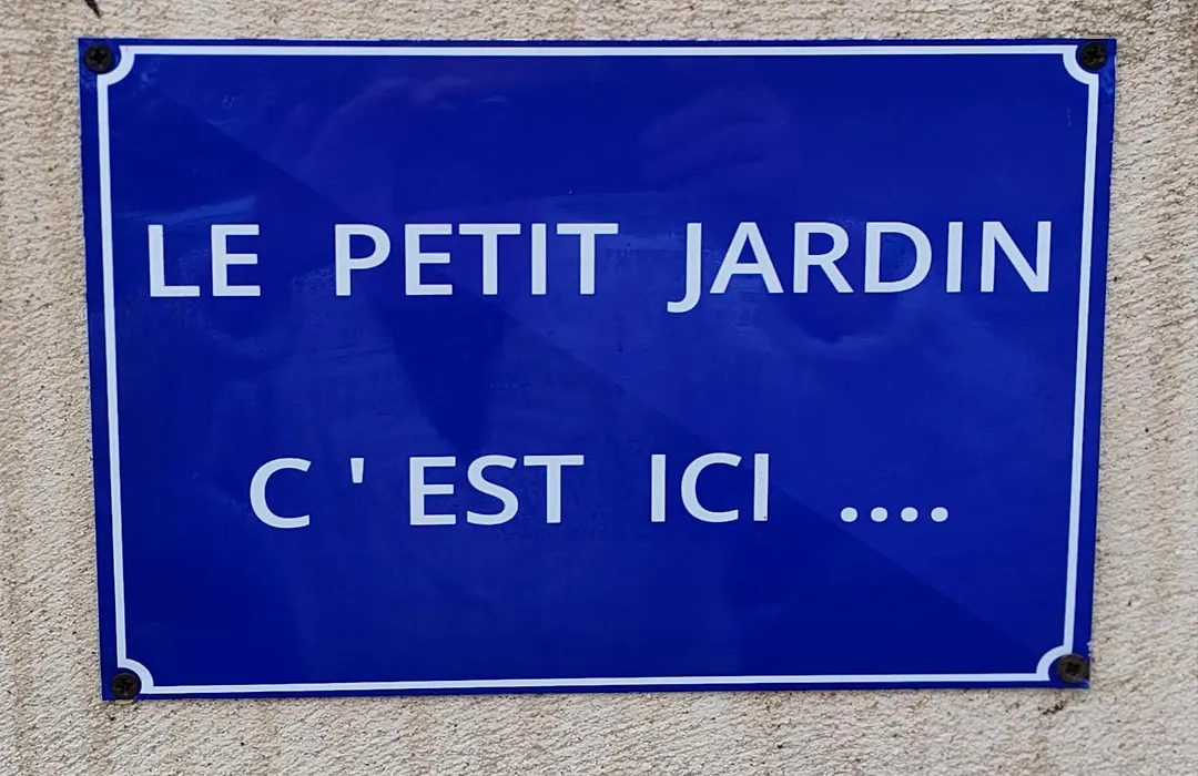 Le Petit Jardin ...-1