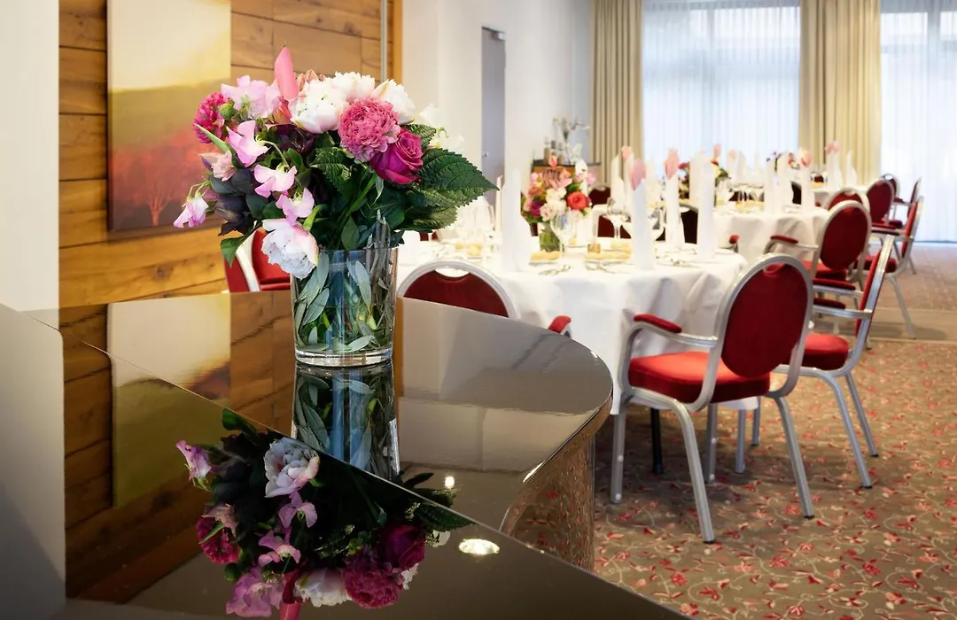Holiday Inn Nuernberg City Centre By Ihg-1