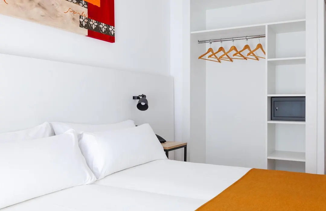Hotel Miami Calella-1