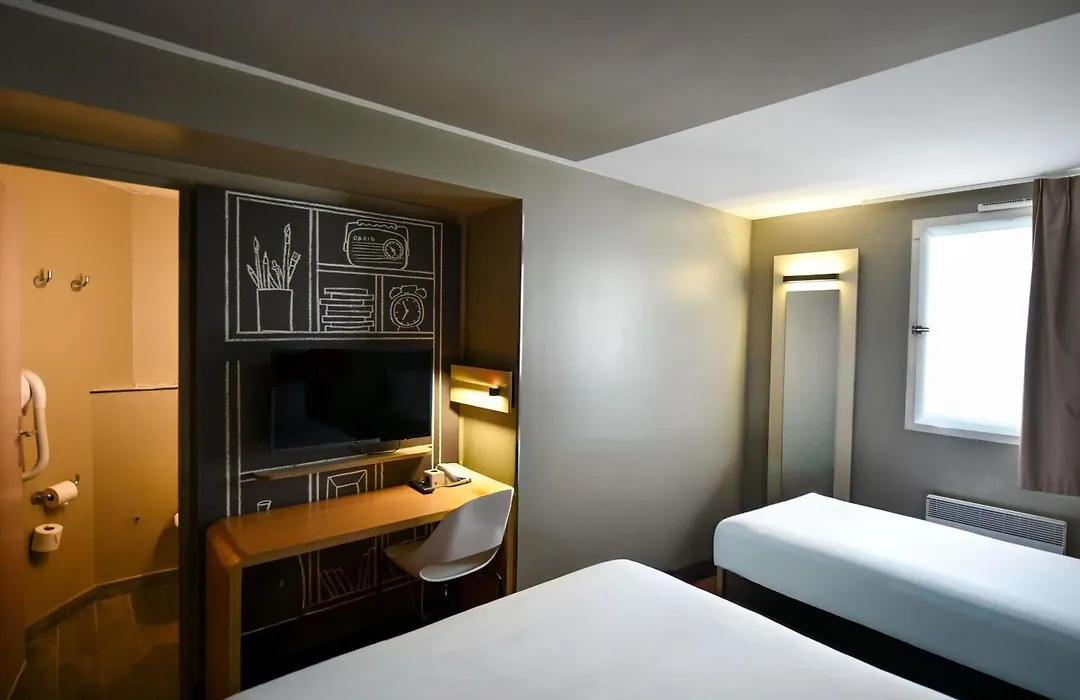 Ibis Paris Canal Saint Martin-1