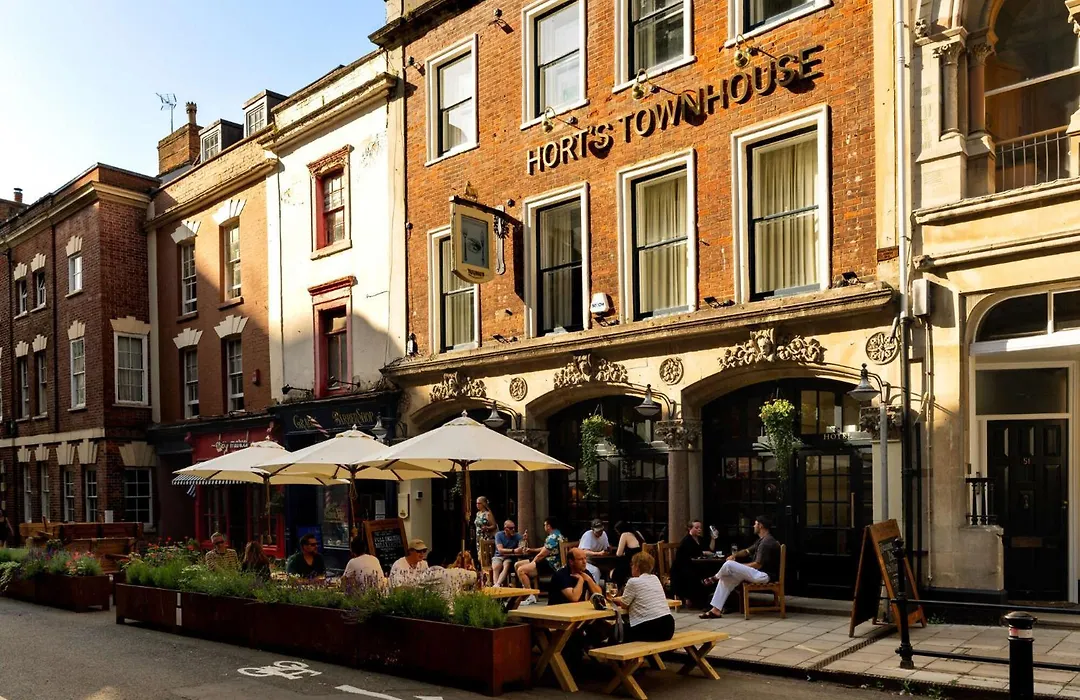 Hort'S Townhouse-1