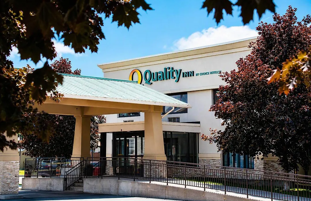 Quality Inn And Conference Centre Pembroke-1