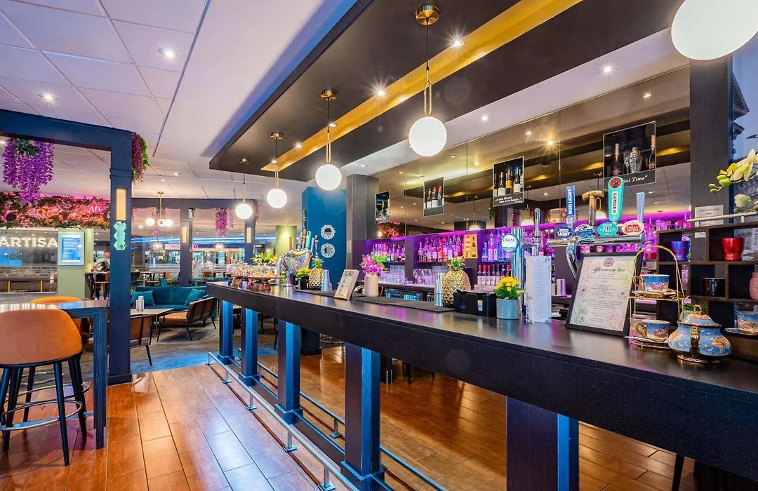 Novotel London West-1