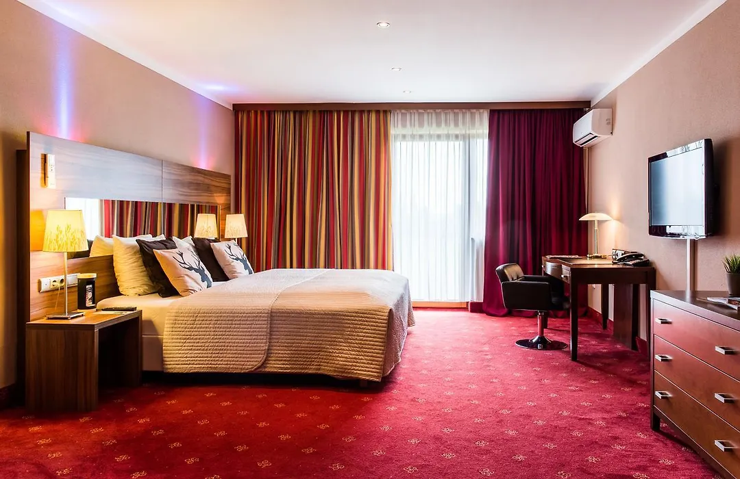 Hotel Salzburg - Airport & City-1