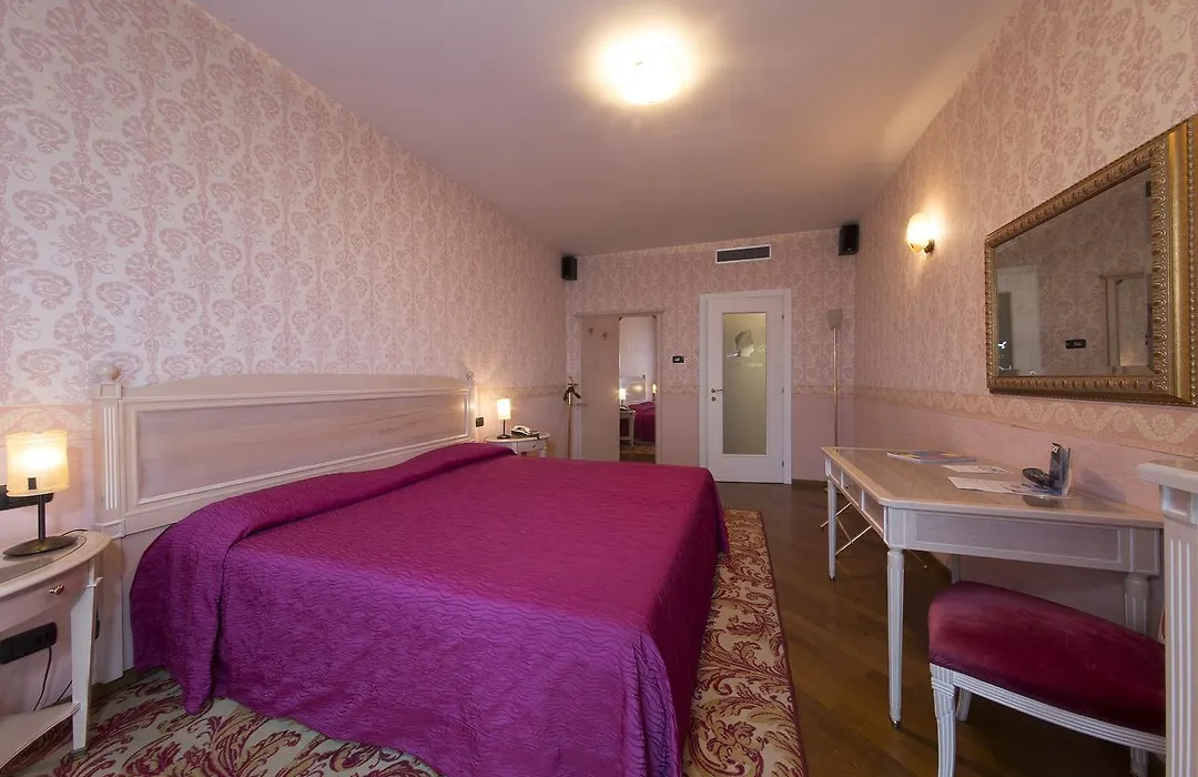 Hotel Catullo-1