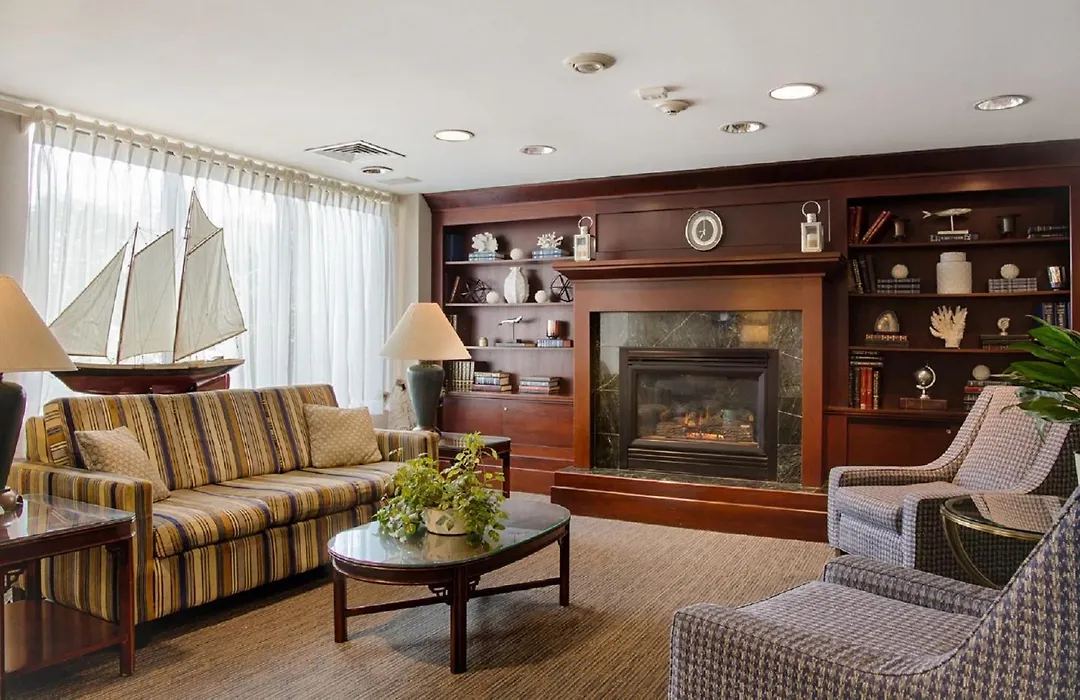 Ramada By Wyndham Boston-1