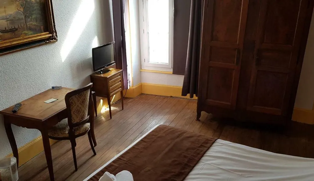 Logis Hotel Le Prieure-1