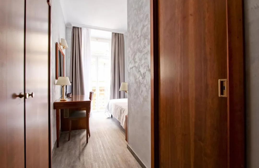 Hotel Invictus-1