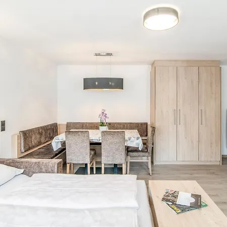 Apartments Heidenberger Delle Scuole-3