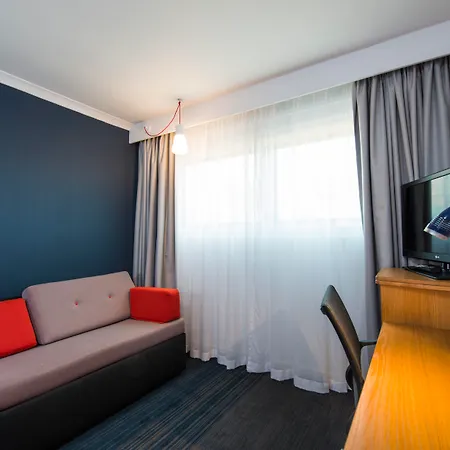 Holiday Inn Express Glasgow City Riverside By Ihg-3