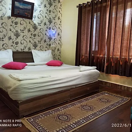 Hotel Curio'S All Seasons-3