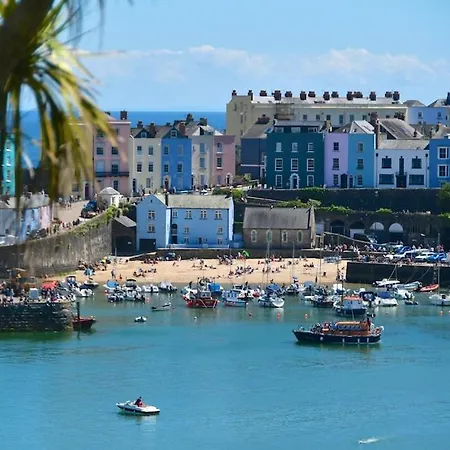 Tenby House-2