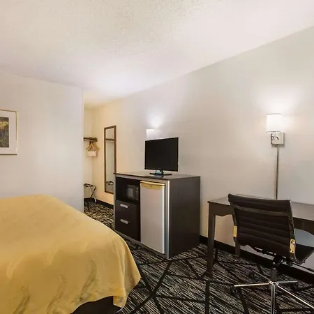 Quality Inn Northlake-2