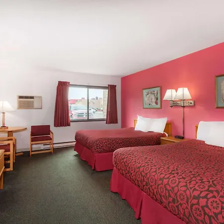 Days Inn By Wyndham Mason City-3