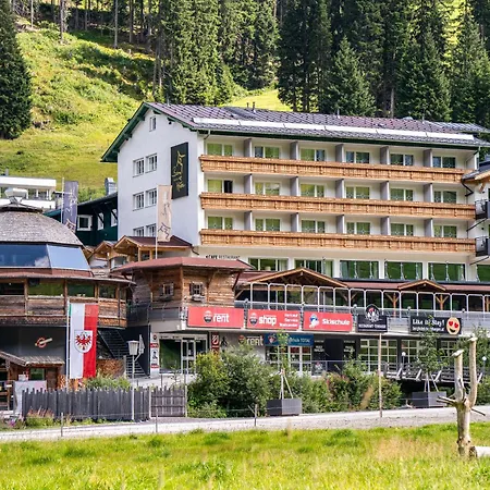 Berghotel Hochfuegen-2