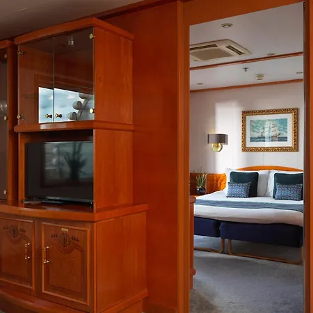 Sunborn London Yacht Hotel-2