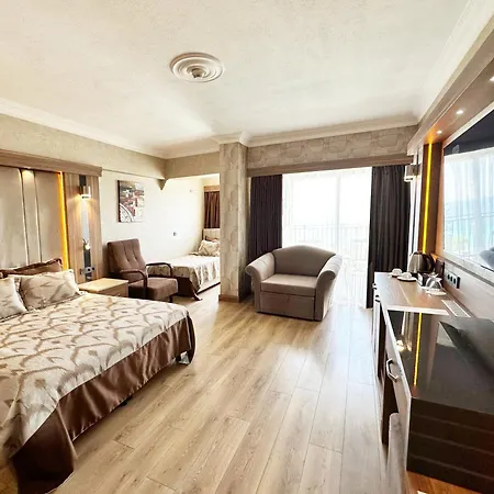 Laur Hotels Experience & Elegance-3