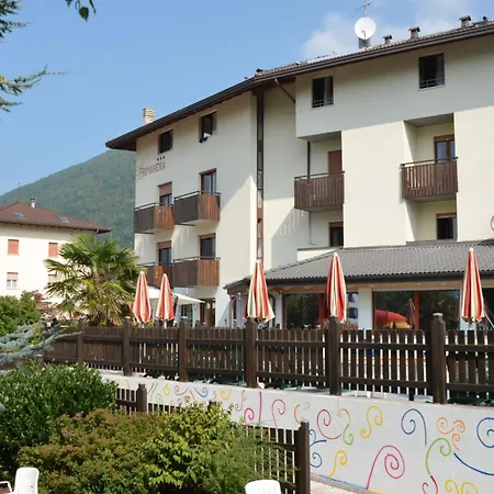 Family Hotel Primavera-3