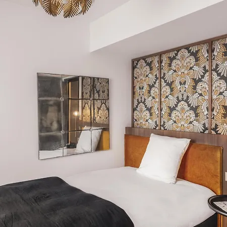 Billie Hotel-2