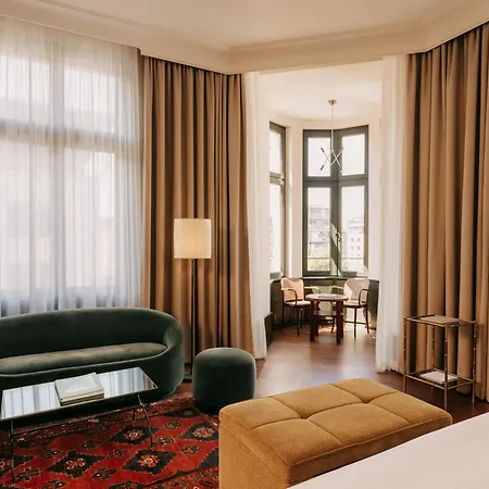 Boutique Hotel Château Royal-3