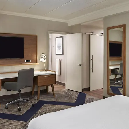 Four Points By Sheraton Windsor Downtown-3