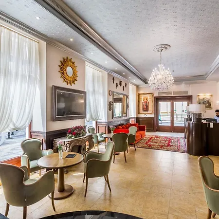 Hotel Caruso Old Town-3