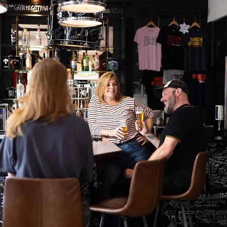 Backstage Hotel Amsterdam-3