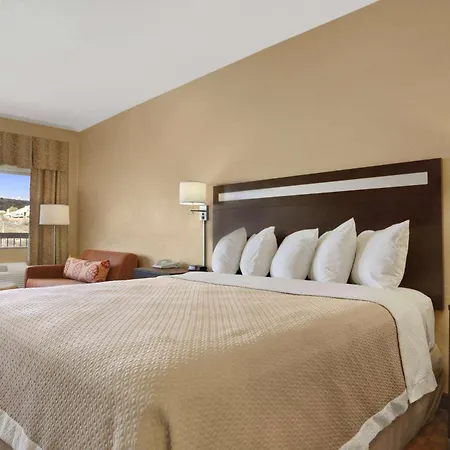 Days Inn By Wyndham Globe-2