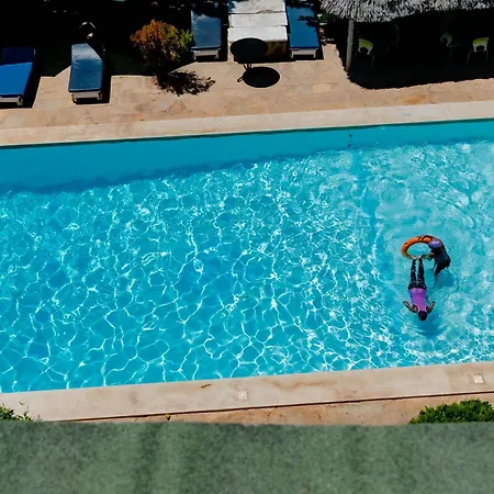 Pinebreeze Holiday Resort-3