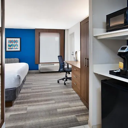Holiday Inn Express Nashville-Downtown - Broadway By Ihg-3