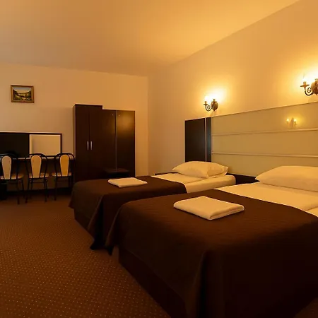Hotel Junior 2-3