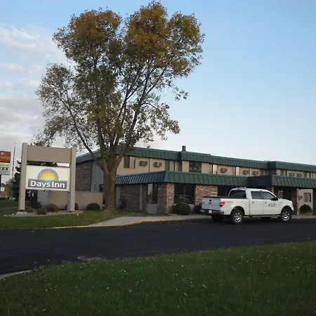 Days Inn By Wyndham Mason City-2