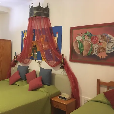 Kiniras Traditional Hotel & Restaurant-3