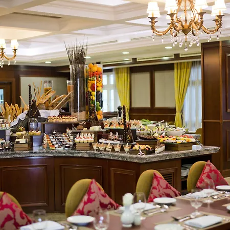 Warwick Doha-3