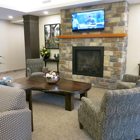 Days Inn & Suites By Wyndham Lindsay-2