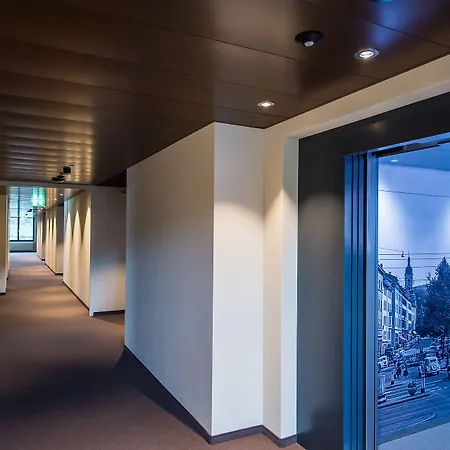 Hotel One66-3