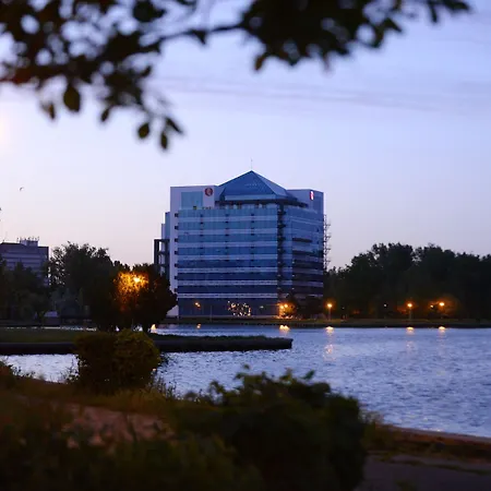 Ramada By Wyndham Constanta-3