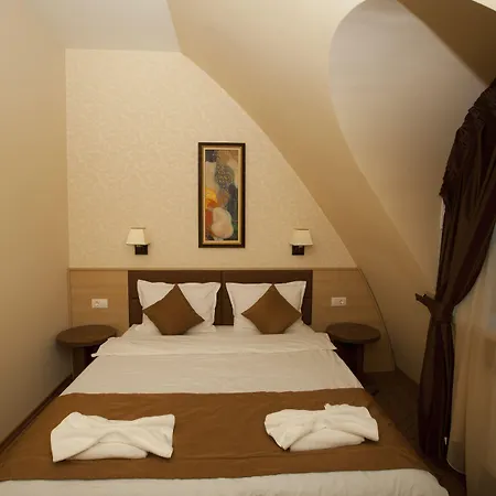Family Hotel Saint George-3