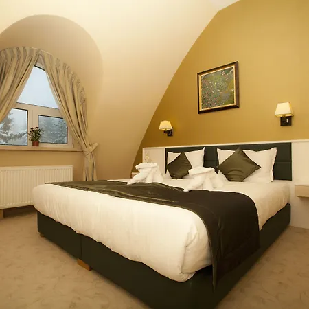 Family Hotel Saint George-2