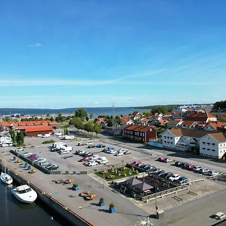 Vaenerport Lakefront Hotell-3