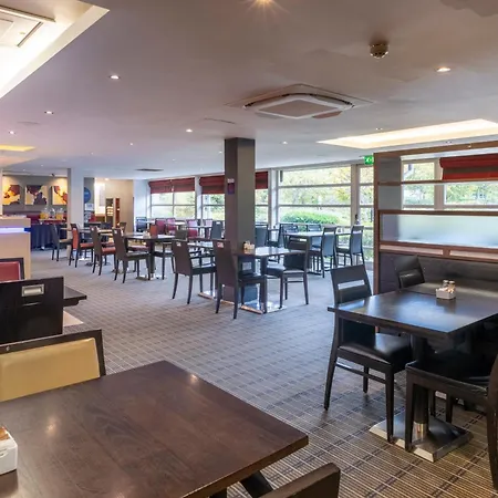 Holiday Inn Express Milton Keynes By Ihg-3