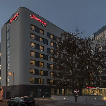 Hampton By Hilton Frankfurt Airport-3