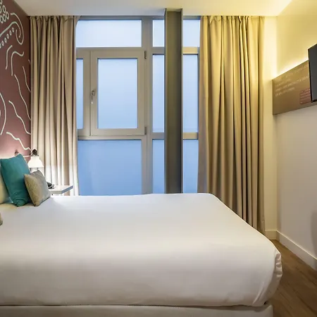 Ibis Styles Barcelona Centre-2