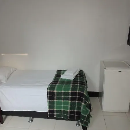 Hotel Economy 888 - Próximo a Praça da Estação e Rodoviária-3