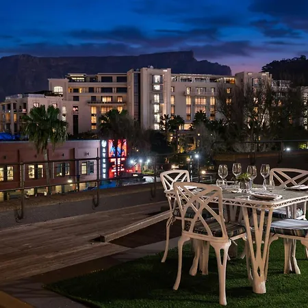Protea Hotel By Marriott Cape Town Waterfront Breakwater Lodge-3
