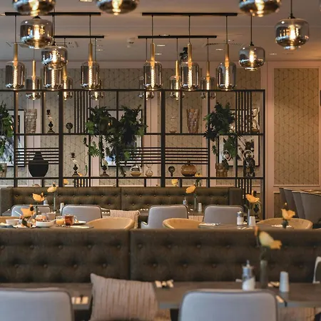 Leonardo Hotel Heidelberg City Center-2
