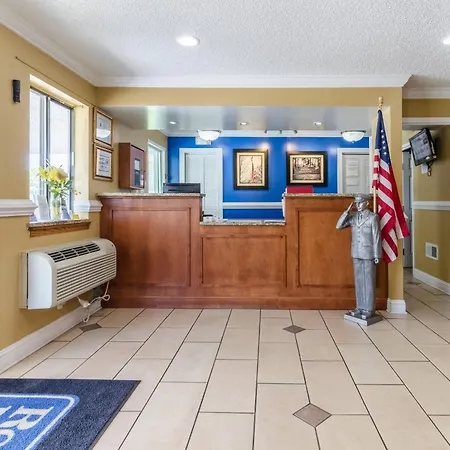 Rodeway Inn & Suites Jacksonville Near Camp Lejeune-2